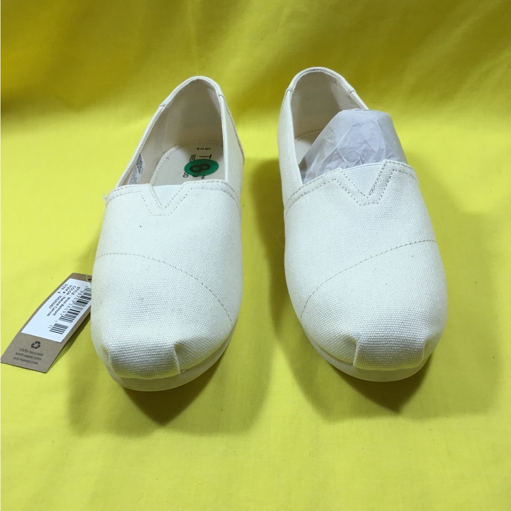 Toms Women's Slip-On Canvas Sneakers in Off-White SZ 8
